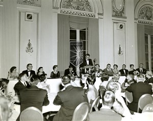Image description is not available for 1955.113
